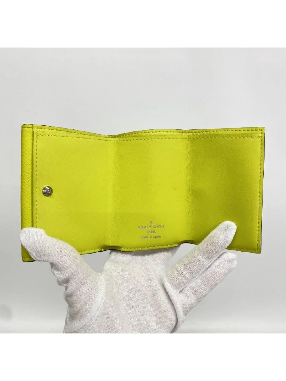 Louis Vuitton Trifold Wallet Taigarama Discovery Compact Jaune